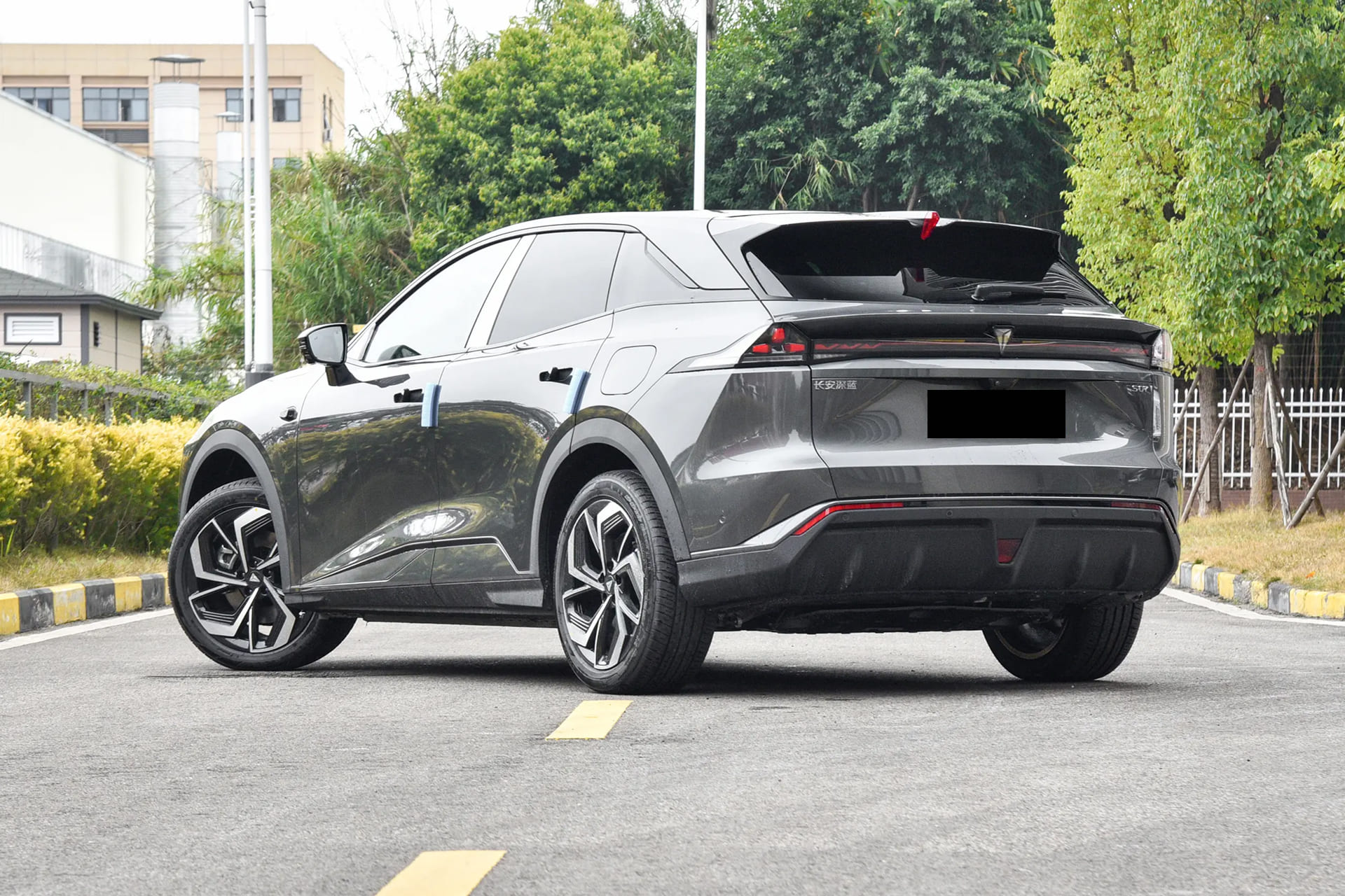 Vehicle image 4