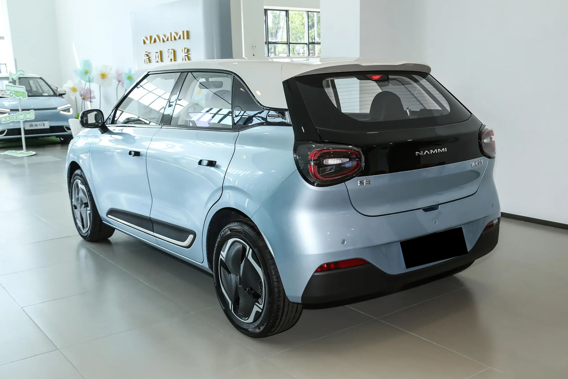 Vehicle image 3